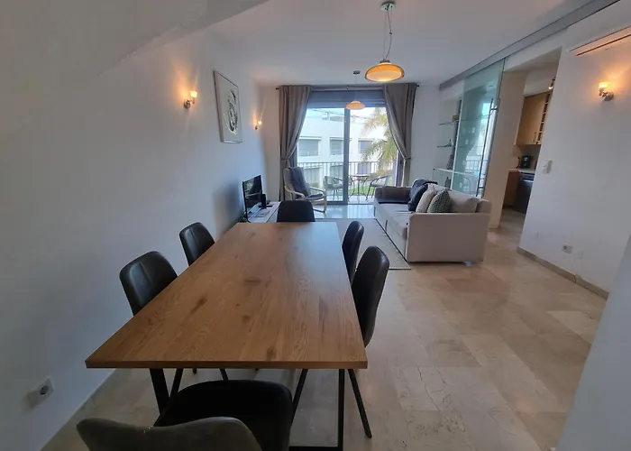Penthouse In Private Complex By Homekeys
